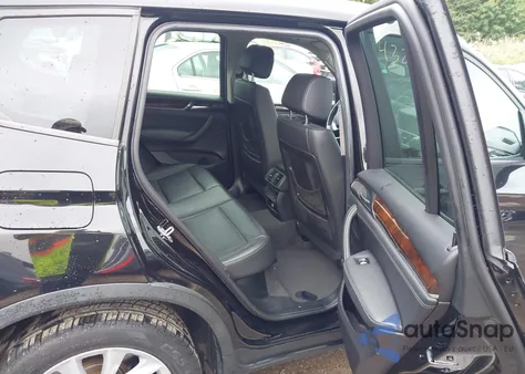 2017 BMW X3 xDrive28I z USA, uszkodzony, nr VIN 5UXWX9C33H0T23548